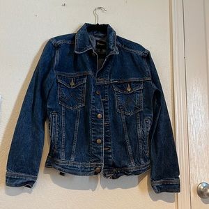 Wrangler denim jacket size S gray for outdoor activities